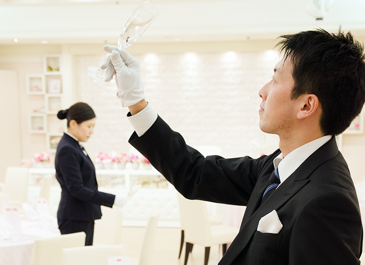 結婚式場の運営